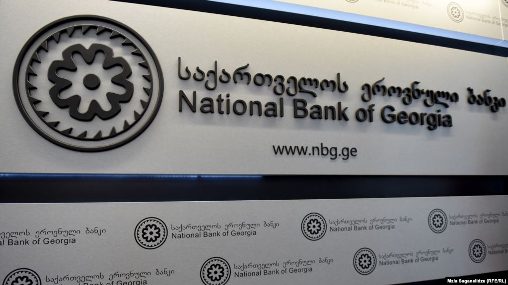 НБГ продает доллары США перед выборами