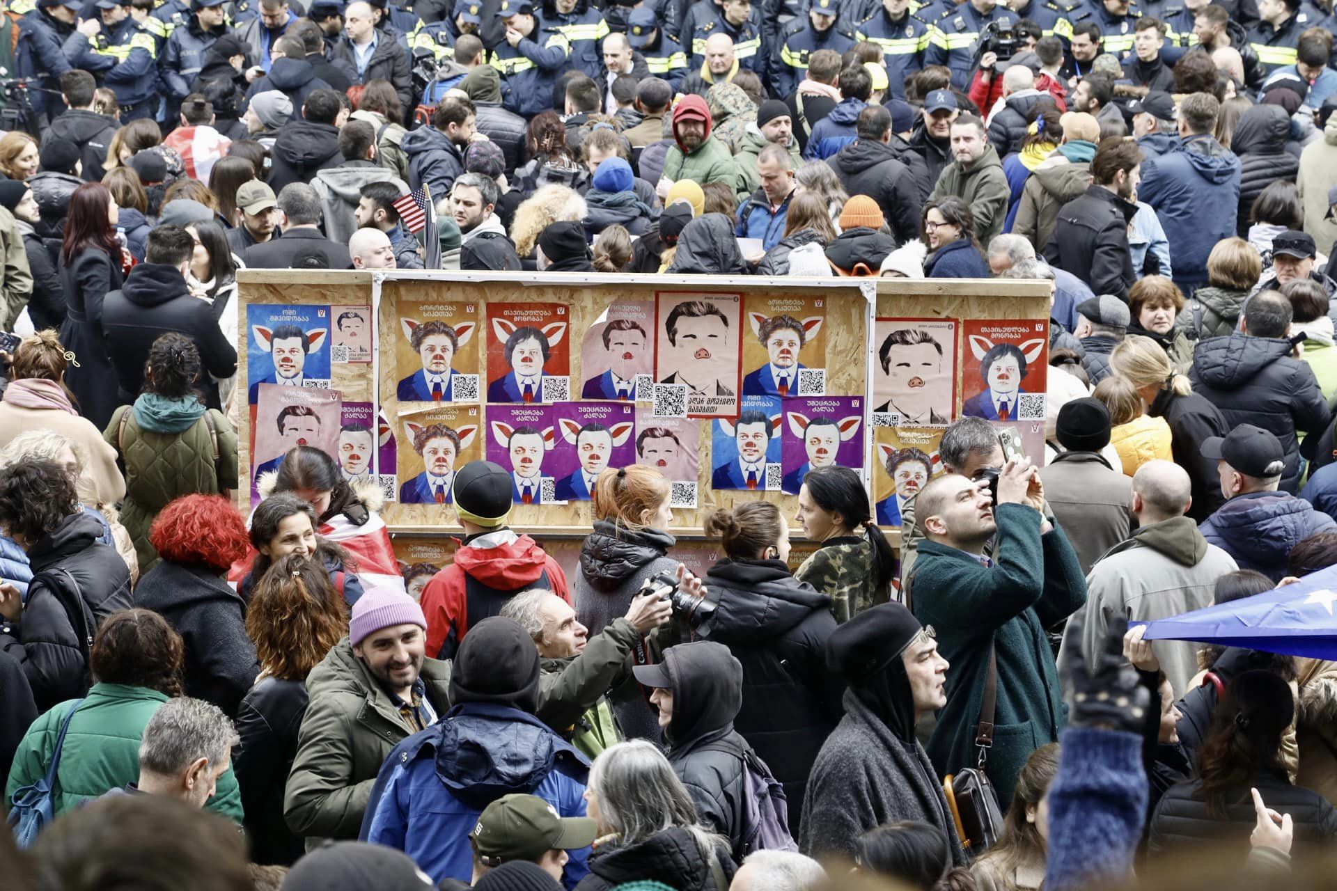 Представители общественности выступают против законопроектов об «агентах иностранного влияния»