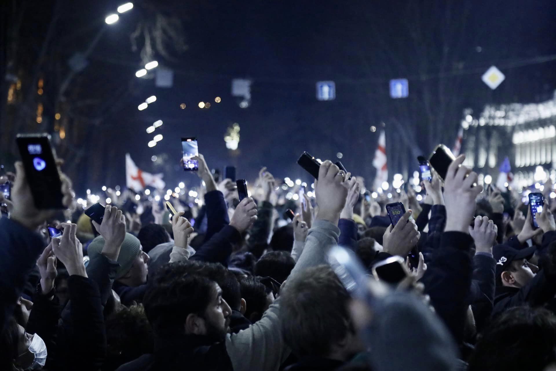 Фоторепортаж: Второй день акций против законопроектов об «иноагентах» в Тбилиси