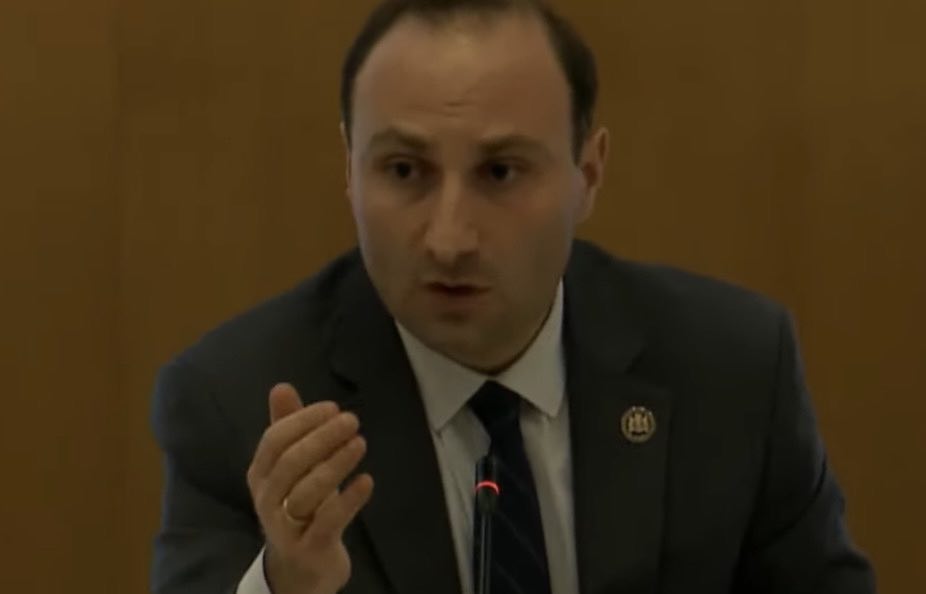 Юридический комитет Парламента поддержал законопроект об «иноагентах» во втором чтении