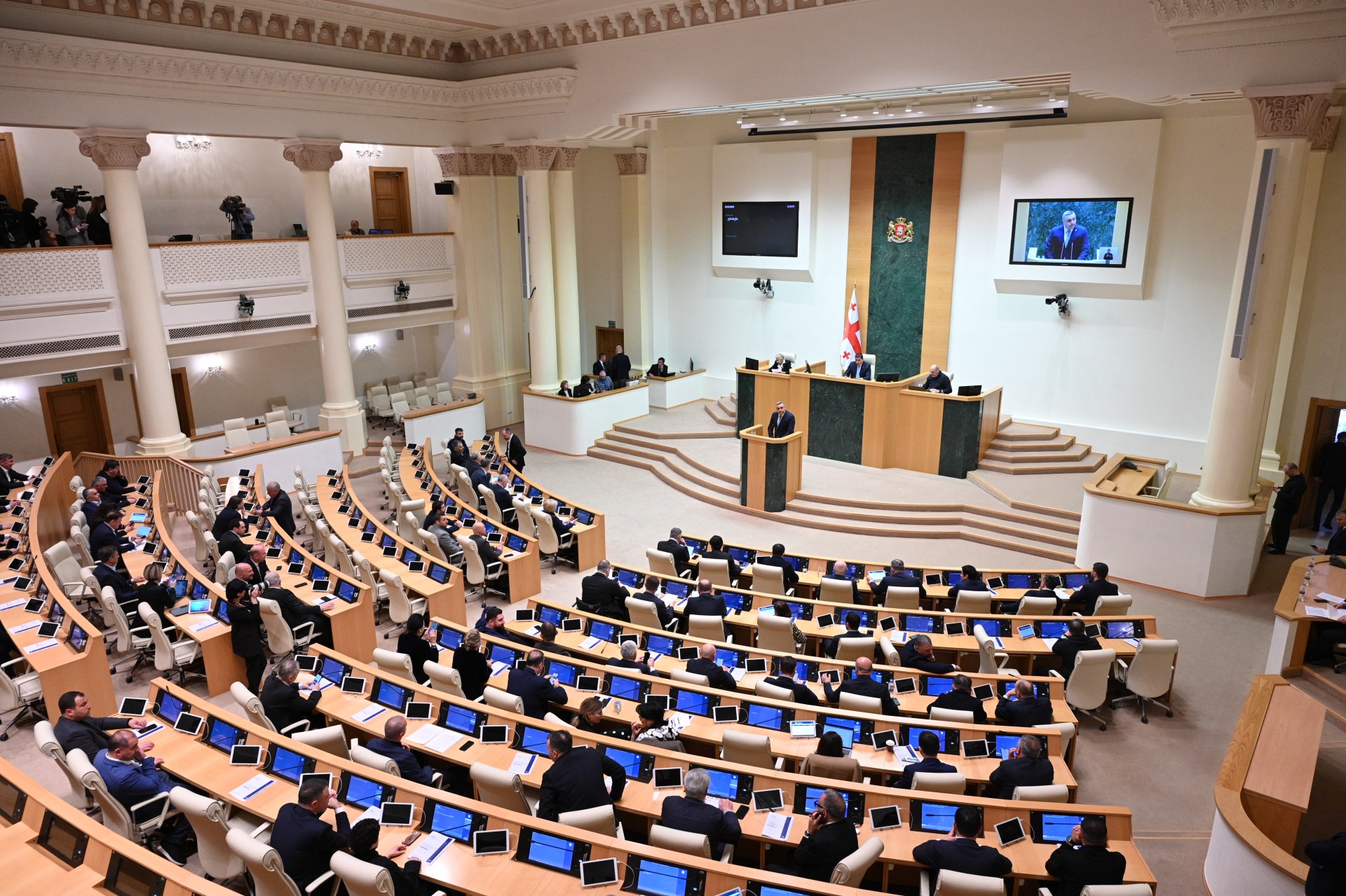 Парламент «Грузинской мечты» принял ряд ограничительных законодательных поправок в третьем чтении