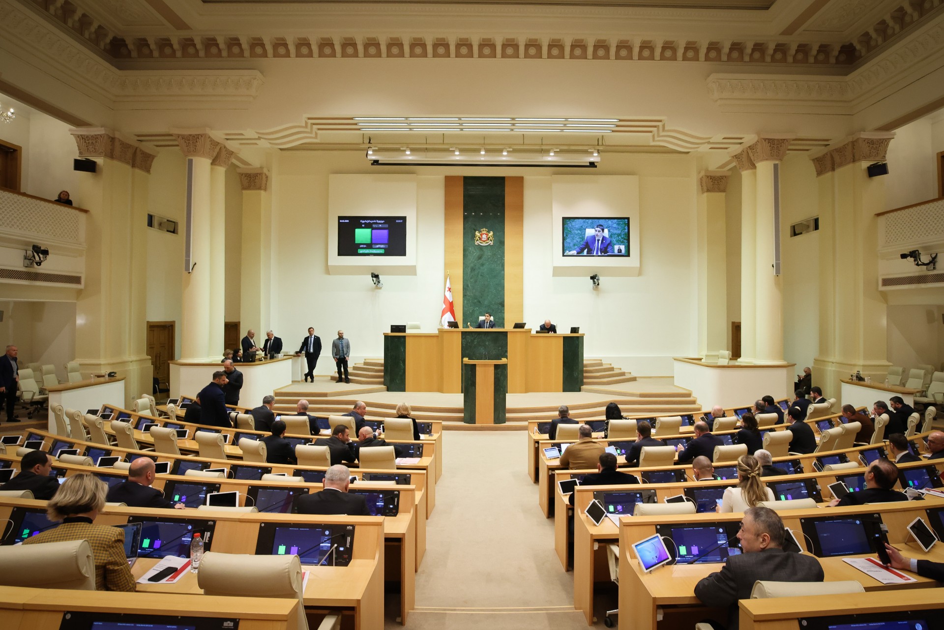 Парламент «Грузинской мечты» принял в первом чтении репрессивные законодательные поправки