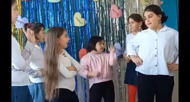 “ლალი და მანანა” ჭანჭათის საჯარო სკოლის სცენაზე _ საოცრად არტისტული შესრულება