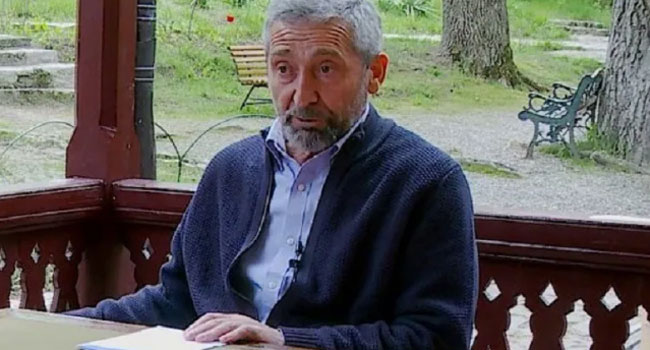 “ახალგაზრდების დიდი ნაწილი საუბრობს სწრაფად, ბგერების, მარცვლების ყლაპვით” _ ენათმეცნიერი ავთანდილ არაბული