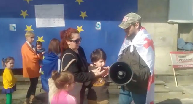 “რუსეთი ნამდვილი მოძალადეა”- 8 წლის დემეტრე ოზურგეთიდან