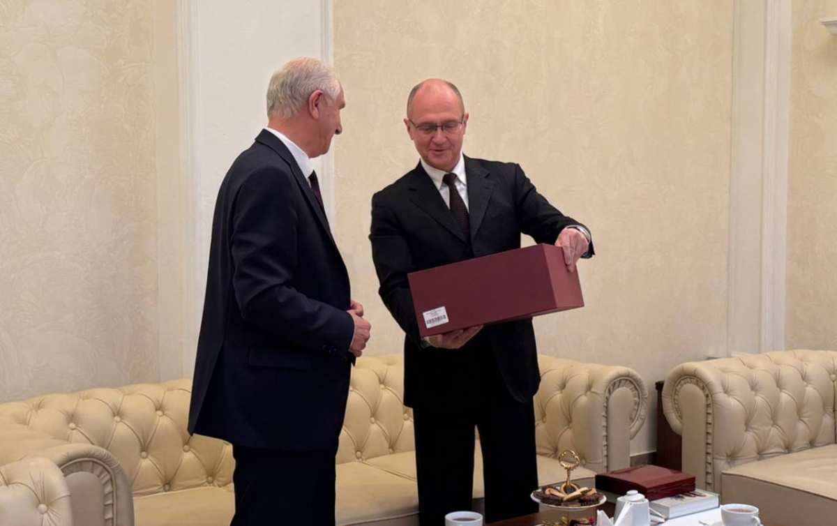Предполагаемый новый куратор Москвы в Абхазии посетил Сухуми перед «президентскими выборами»