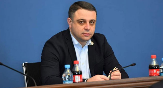 ალუდა ღუდუშაური ჟურნალისტებს – მე თქვენ კითხვის ფორმით გეტყვით, რომ ყოველ ღამით, სახლის სახურავზე საცვლებით მოძრაობთ