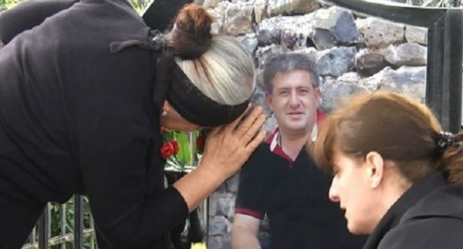 “არა იმიტომ, რომ ჩემი შვილი დღეს მოკვდა” – გიგა ოთხოზორიას დედის კომენტარი რუსულ თვითმფრინავებზე