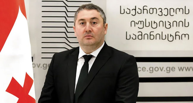იუსტიციის მინისტრის მოადგილემ, ერეკლე ღვინიანიძემ თანამდებობა დატოვა