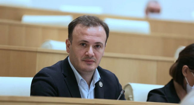 “სააკაშვილი ჯანზეა… ჭიჭე, ხაბე, ხოშტარა და გიჟი ჯაფარა, მიაწექით სუპერ პაკ-ს” – ირაკლი ზარქუა
