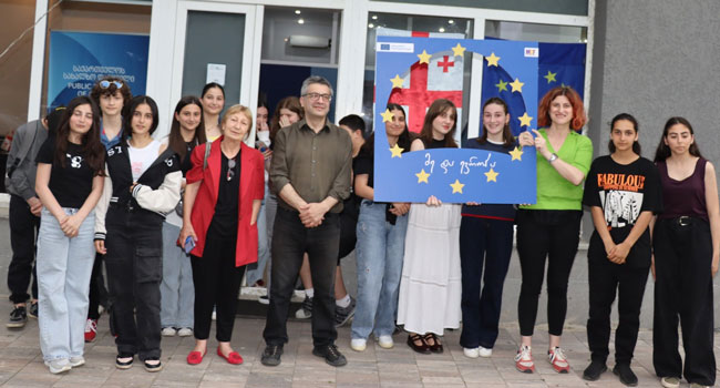 ოზურგეთში ევროკავშირის მხარდაჭერით, დოკუმენტური ფილმის “მე და ევროპა” ჩვენება-დისკუსია გაიმართა