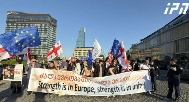 „რესპუბლიკის მოედნიდან“ „ევროპის მოედნის“ მიმართულებით მარში მიმდინარეობს