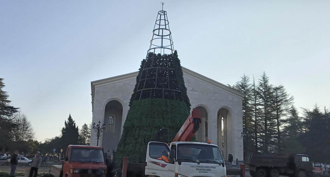 როდის აინთება ოზურგეთში მთავარი ნაძვის ხე