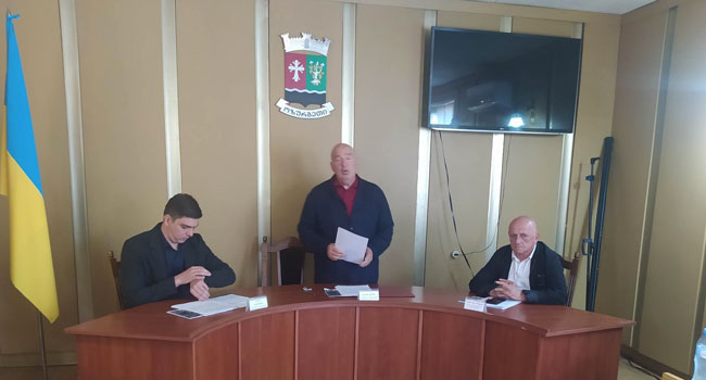 მორიგი ჩხუბი საკრებულოს სხდომაზე, რომლის მიზეზად ოპოზიცია, ამჯერად  თავმჯდომარის გამოსვლას მიიჩნევს