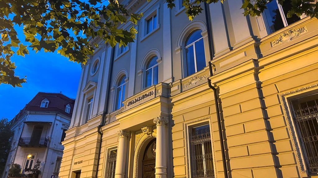 Объясни мне | Министерство культуры Грузии ограничивает автономию Тбилисской государственной консерватории