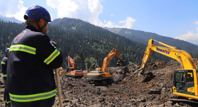„თოჯინა ერთადერთი რამ არის, რაც შვილისგან დარჩა…“ – რას წერს ჟურნალისტი სტიქიის ზონიდან
