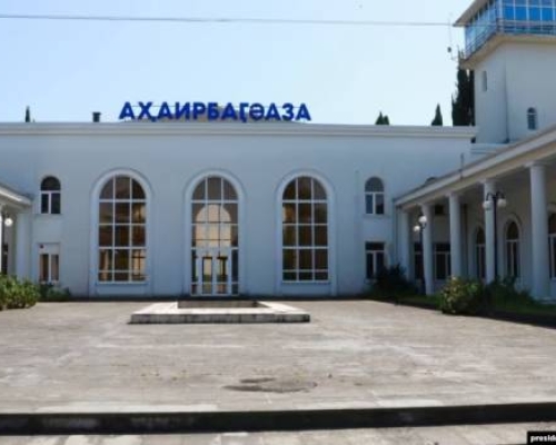 ბჟანია იუწყება სოხუმის აეროპორტიდან ტექნიკური ფრენების დაწყების შესახებ