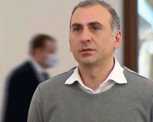 სახლში მოვარდნენ, ნიღბებით, მეზობლებმა კინწისკვრით გაყარეს _ ელისაშვილი