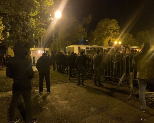 В Сухуми возникло противостояние между оппозицией и правоохранителями