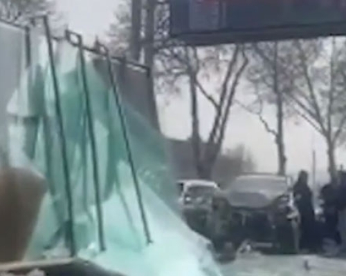 ავტომობილი ამობრუნდა-  ვიდეო შემთხვევის ადგილიდან