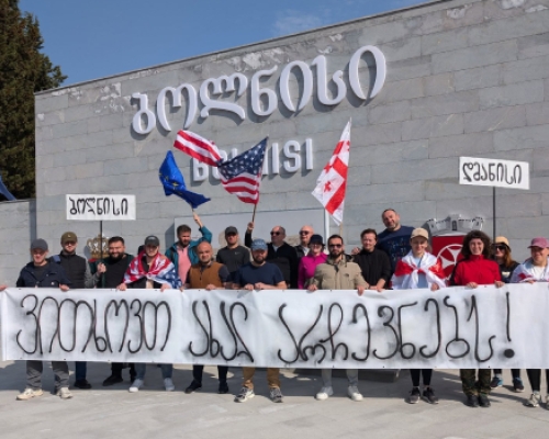 გზის პირას ბოსტნეულით მოვაჭრე ორ ძმას მანქანა დაეჯახა _ არასრულწლოვნები ადგილზევე დაიღუპნენ