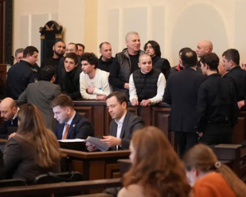 საპროტესტო აქციების დროს დაკავებული ზვიად ცეცხლაძე და კიდევ შვიდი პირი კვლავ პატიმრობაში რჩებიან