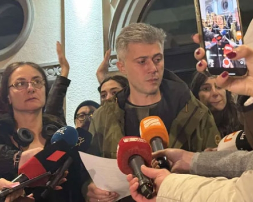 ახალი თეატრის დასი: “არ ვაღიარებთ არალეგიტიმური კულტურის სამინისტროს გადაწყვეტილებას და დავით დოიაშვილს არ ვუშვებთ”
