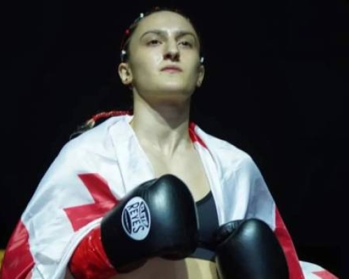 ელენე ლოლაძემ MMA-ის პროფესიონალური კარიერის პირველი შეხვედრა წამებში მოიგო