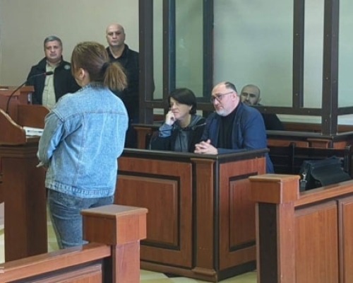 “სარკე არ გაქვს სახლში?” – ბადრი ესებუა ერთ-ერთ მოწმეს, რომელმაც “ცხოველი” უწოდა