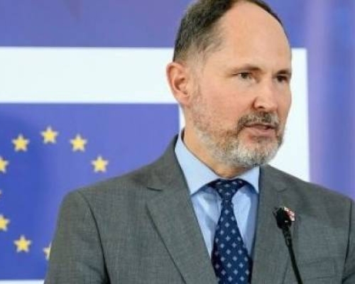 ევროკავშირი ელჩი: მოვუწოდებთ მმართველ პარტიას დეესკალაციისკენ