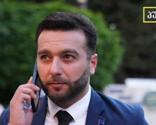 “ეს იყო ზურას გადაწყვეტილება და მე პატივს ვცემ”-  ზურაბ გირჩი ჯაფარიძემ ადვოკატი სხდომიდან გამოუშვა