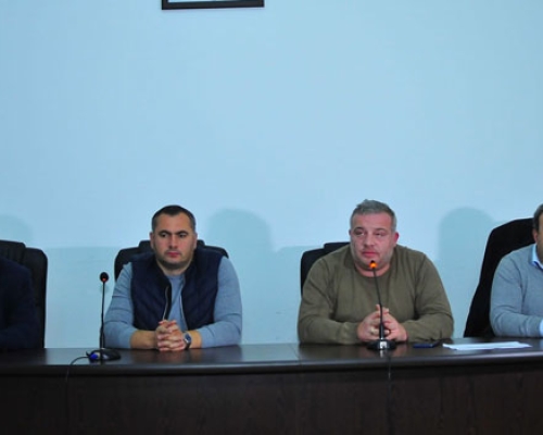 “სირცხვილია ვადაგასული საკრებულო ბიუჯეტს ამტკიცებდეს”- ხმაური საკრებულოს სხდომაზე