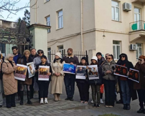 ქუთაისში მედიის წარმომადგენლებმა საპროტესტო აქცია გამართეს