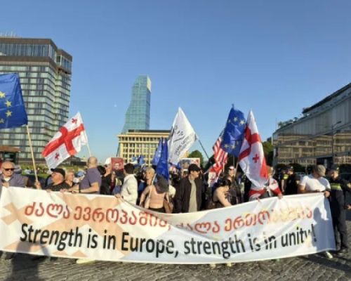 „რესპუბლიკის მოედნიდან“ „ევროპის მოედნის“ მიმართულებით მარში მიმდინარეობს