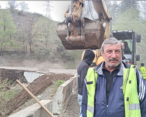 ნასაკირალის უღელტეხილზე  ახალდაგებული ასფალტი აყარეს და საფარს თავიდან აგებენ