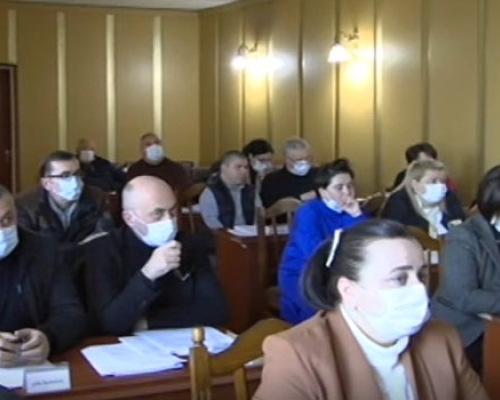 ოზურგეთის საკრებულოს მორიგი სხდომა: „ორი ოპოზიციონერი მოვიდა და წავიდა“