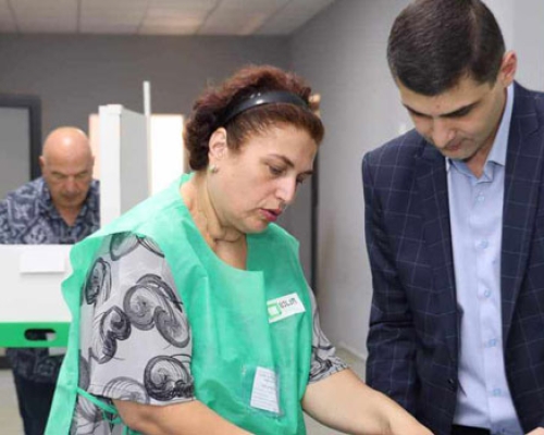გურიის მხარეში სახელმწიფო რწმუნებულმა   საარჩევნო უბანზე იმიტირებულ კენჭისყრაში მიიღო მონაწილეობა
