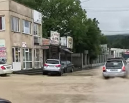 ძლიერმა წვიმამ პრობლემები შექმნა საჩხერეში