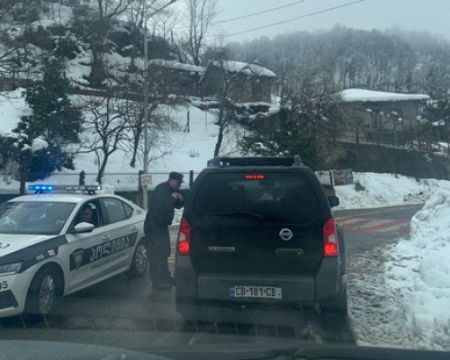 საჯავახოს უღელტეხილი გადაკეტილია _ პოლიცია მოხალისეებს არ უშვებს