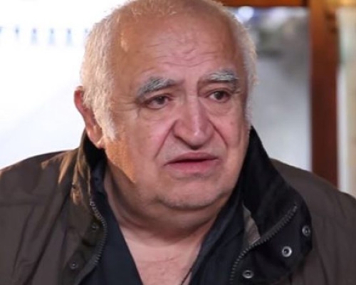 „სამწერლო დებიუტი“