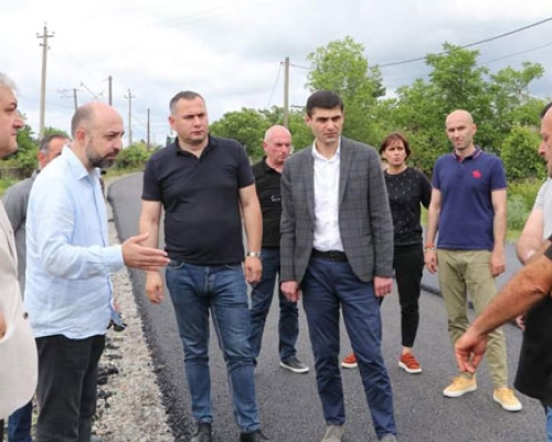 გურიის მხარეში სახელმწიფო რწმუნებულმა  საჯარო სკოლების მოსწავლეებს ახალი სასწავლო წლის დაწყება მიულოცა