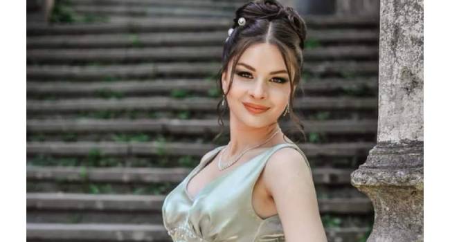 სამტრედიელი თეკლა წითელიშვილი ქუთაისის საერთაშორისო უნივერსიტეტში ასპროცენტიანი გრანტით ჩაირიცხა