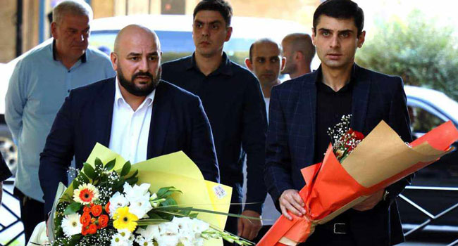 ოზურგეთში საქართველოს ტერიტორიული მთლიანობისთვის ბრძოლაში დაღუპულ გმირთა მემორიალი ყვავილებით შეამკეს