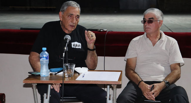 ოზურგეთის თეატრში რეჟისორი გოჩა კაპანაძე ექვთიმე ღვთისკაცზე სპექტაკლს დგამს