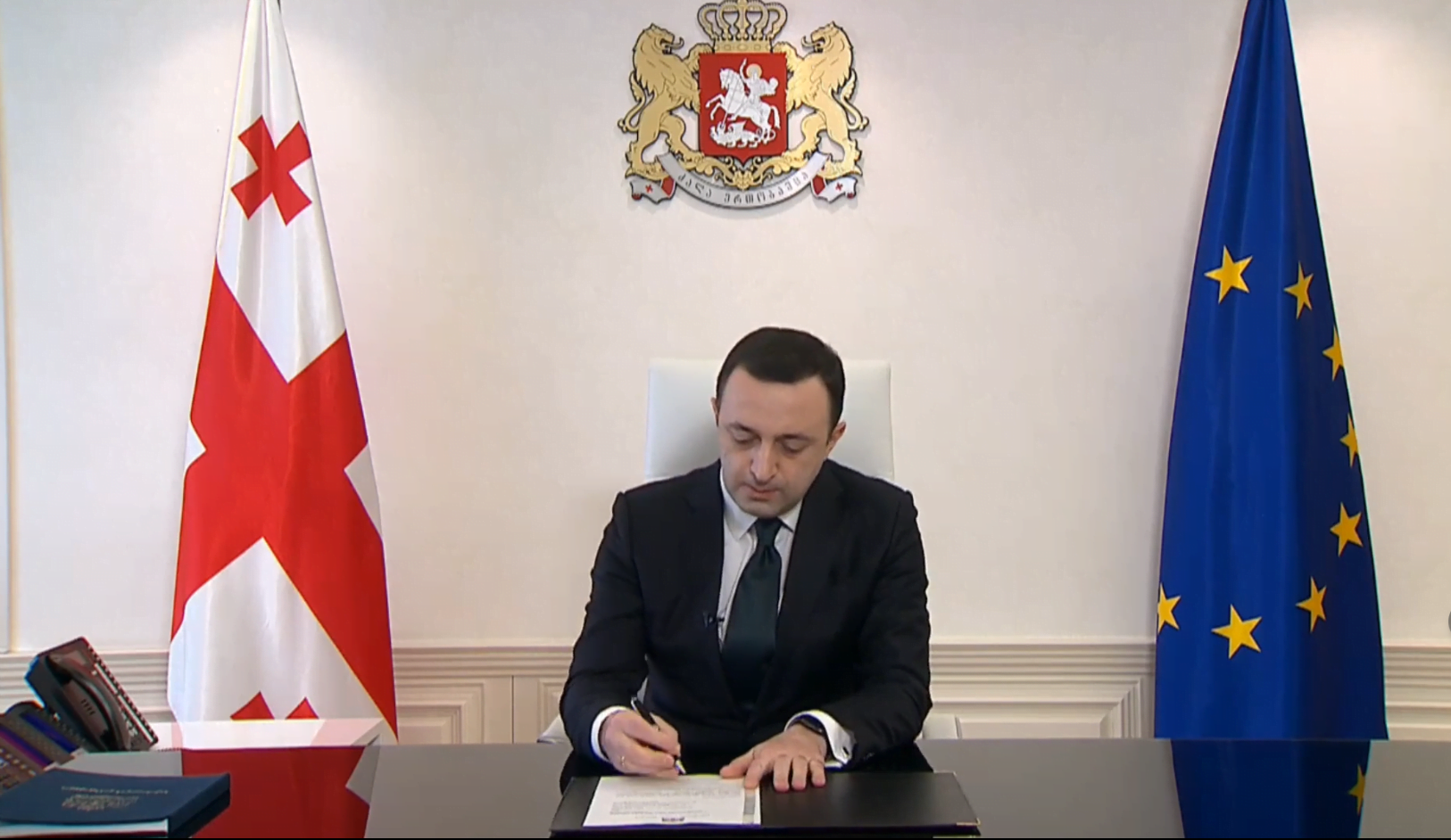 PM: EU Pays $1 Bln to Russia Daily Via Trade