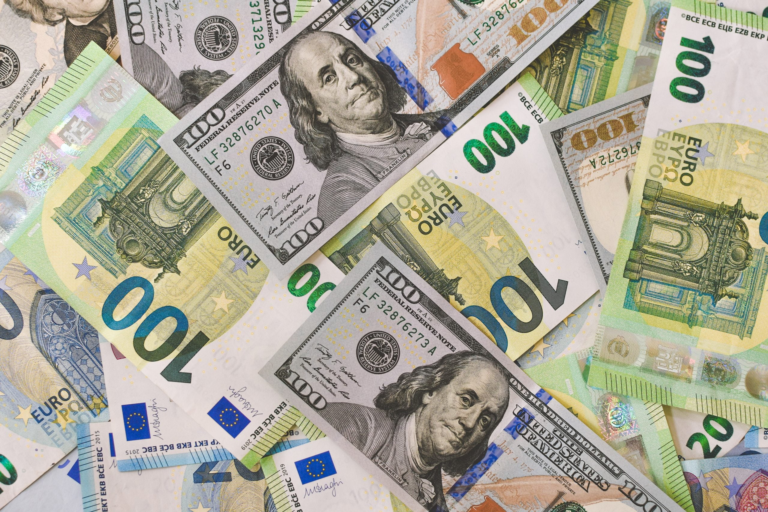 Central Bank Raises Key Rate to 10%, 13-year Highest