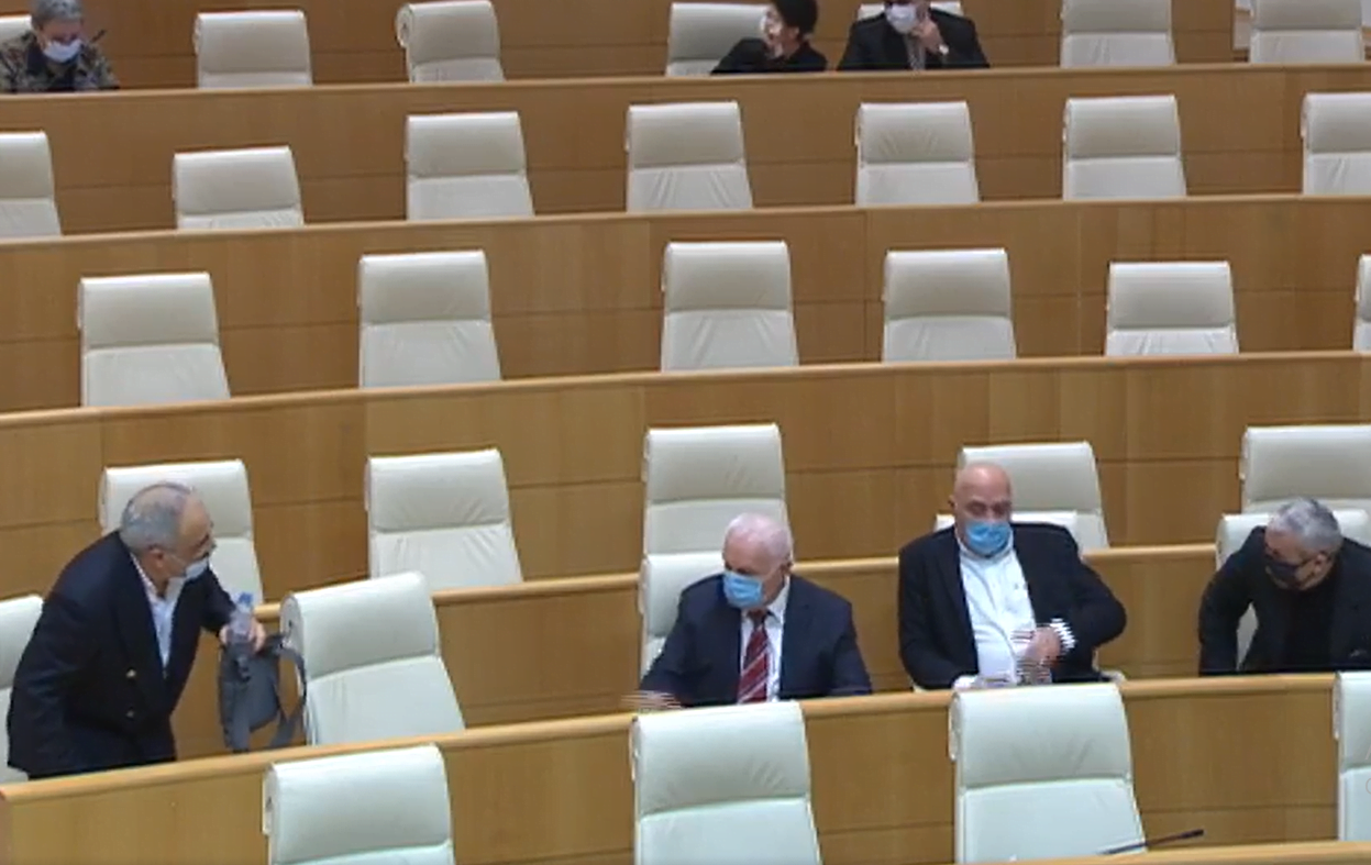 Four Opposition MPs Quit Alliance of Patriots Party, Enter Parliament