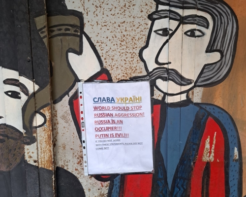 Jokes, Grievances and Demonstrations: Russians in Georgia and Germany