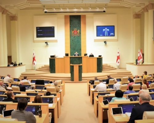 Parliament Terminates Two Opposition MPs’ Mandates, per Their Request