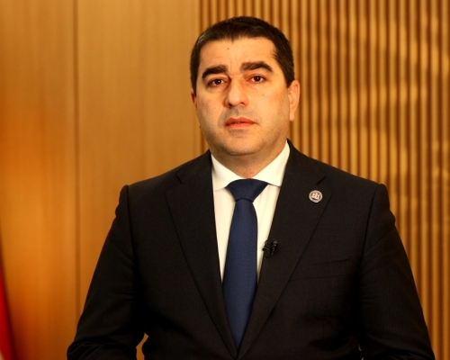 Speaker Papuashvili Wishes Ukraine “Just Peace”